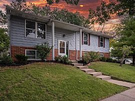 3902 N Melcosta Dr, Peoria, Il 61615  Available For Rent