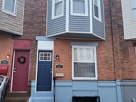 3bed 1bath House Available Now Rent $850 DepoSIT $700