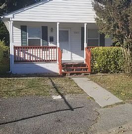 3bed 1bath House Available Now Rent $1000 DepoSIT $700