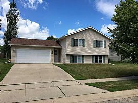 4525 Snowy Ln Nw, Rochester, MN 55901