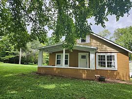 8121 Todds Point Rd, Crestwood, KY 40014