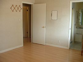 Master bedroom less than 1 mile from UCR