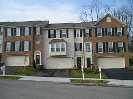 Townhome - 1 Year Young in Lindenvue