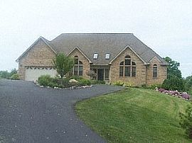 Beautiful Ranch with in-law quarter pool