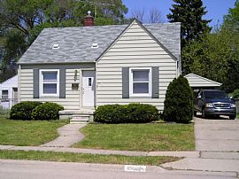 Beautiful 3 bd. Eastpointe home for rent