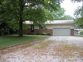 Ranch w/ full basement, garage and more