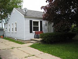 Well Maintained 2 Bedroom Livonia Home