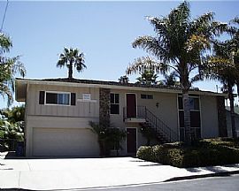 GREAT HOUSE in Isla Vista! - 7-8 Person 4 bedroom Upstairs Unit