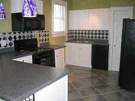 2BR - Apartment w/ Old World Charm - Wales Garden/Five Points