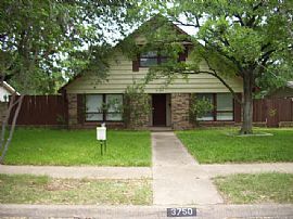 3BR Two-Story House in Dallas for Rent