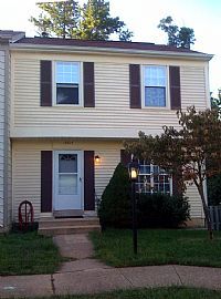  3 BR Town Home, End Unit, With Deck And Backyard!!  