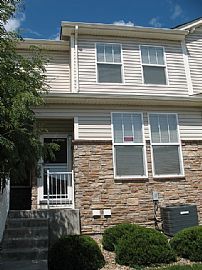 3 Bed, 2.5 Bath Townhouse In Brighton