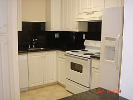 Beautiful 3 BR, 3BA Townhouse For Rent 