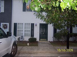 Serene 2 BR, 2 BA Townhome With Southern Charm 