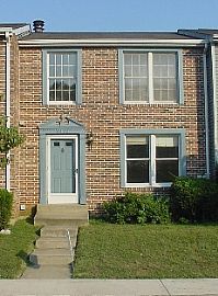 Large 3 BR, 2 BA Townhouse With Deck For Grilling