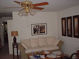 Share lovely 1 BR, 3 BA Townhome - Fully Furnished