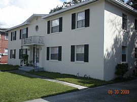 Bright 2 BR, 1 BA Apartment Water Included in Rent! 