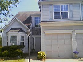 Excellent 3 Bedroom Home with Fire Place in East Cobb