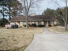 Spacious Ranch Style Duplex Home with 2 Car Parking Pad