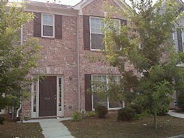 Scenic 3 Bedroom Townhouse with Deck