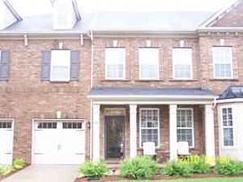 Beautiful 3 Bedroom Townhouse - Only 2 Years Old!