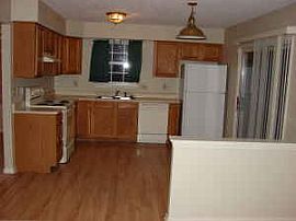 Newly Remodeled 2 Bedroom Townhouse with Hardwood Floor