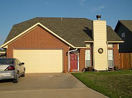 Lovely 3 Bedroom Home - Close to Air Force Base