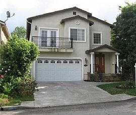 4bd/2.5ba 2700sqft 2 Story House Built 2004 For Rent in Sunland