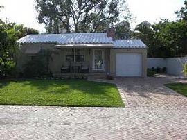 Beautifully Restored 2bdr 1ba Bungalow in Great Location For Re