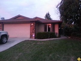 Move-In Condition, 3 Bedroom 2 Bath. Washer/dryer