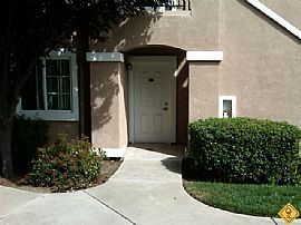 Lovely Sacramento, 3 Bed, 2 Bath. Covered Parking!