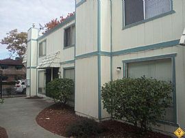 Great Townhome For Rent in Downtown Sacramento!