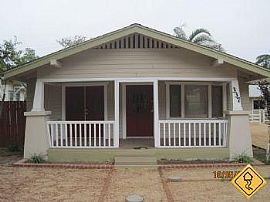 960ft - Spacious 2 Bedroom Home.