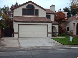 Beautiful Home For Rent in Sacramento!