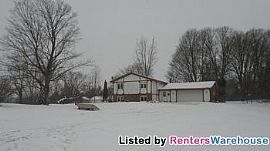 Beautiful Split Level Country House! 4bd