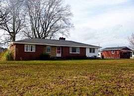 3 Br Ranch W/updates and More on 1+ Acres!