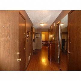 Beautiful 2 Bedroom L of T Town Home Wit