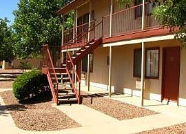 2 Bed Near Fort Huachuca with Car Care Cen